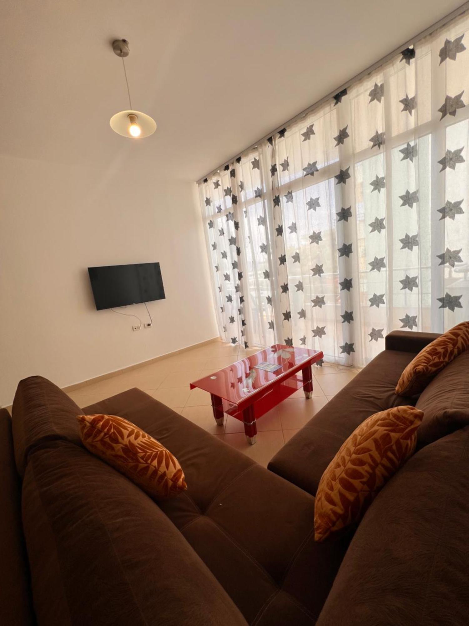 Majki * Sarandë